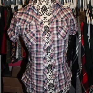 Short sleeve plaid button down